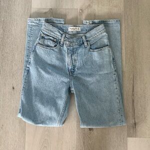 Abercrombie & Fitch ‘The 90s Straight Ultra High Rise 25 Blue Denim Jeans